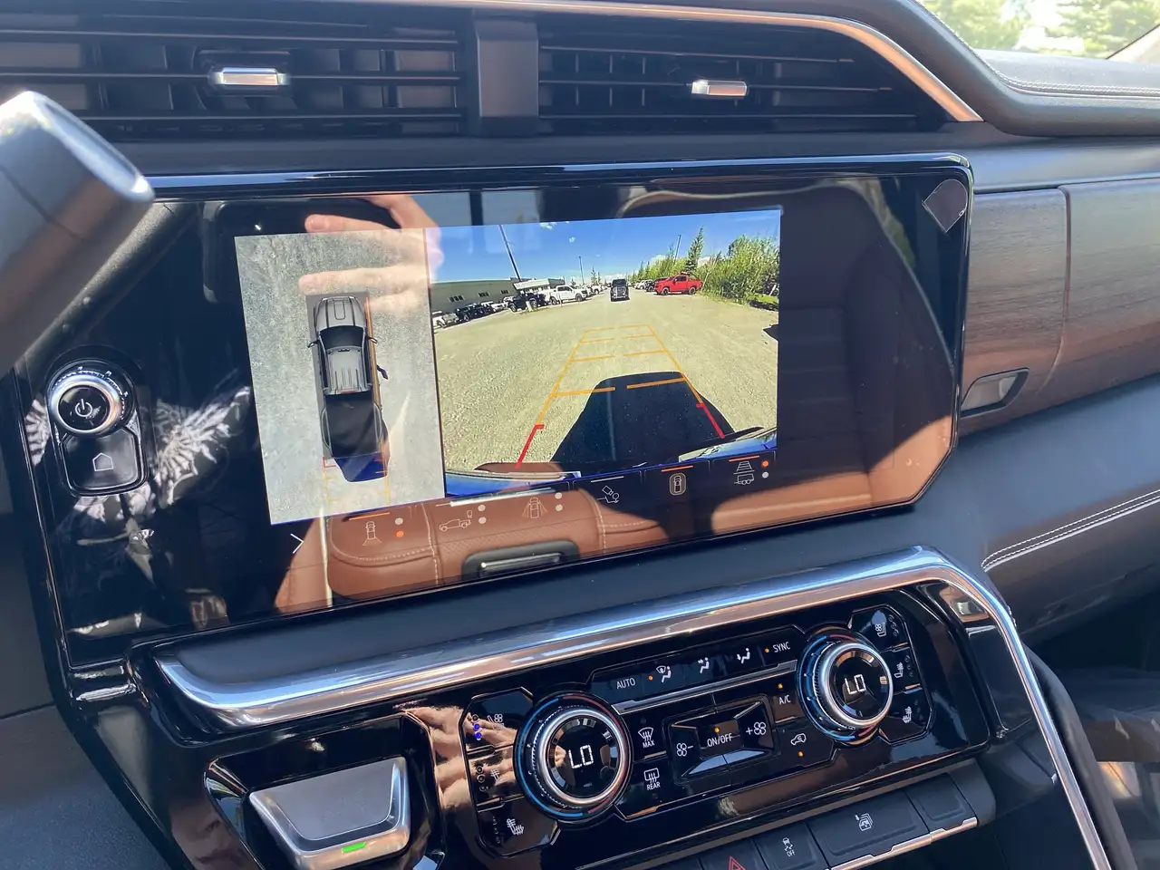 GMC Sierra 3500HD снимка GMC Sierra 3500HD