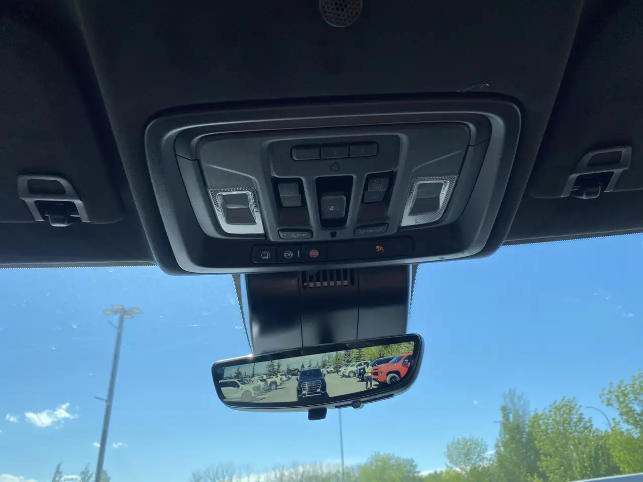 GMC Sierra 3500HD снимка GMC Sierra 3500HD