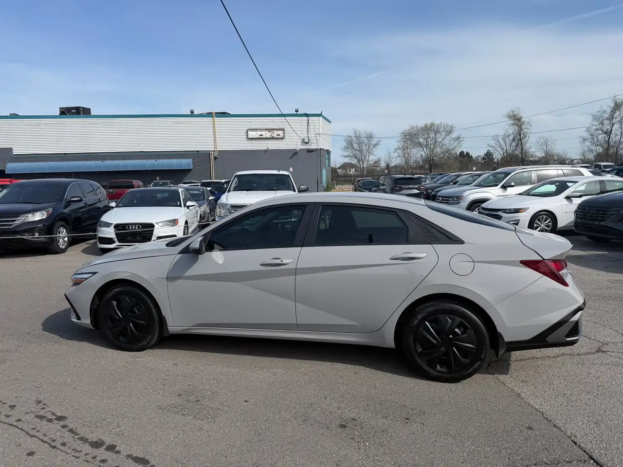 Hyundai ELANTRA снимка Hyundai ELANTRA