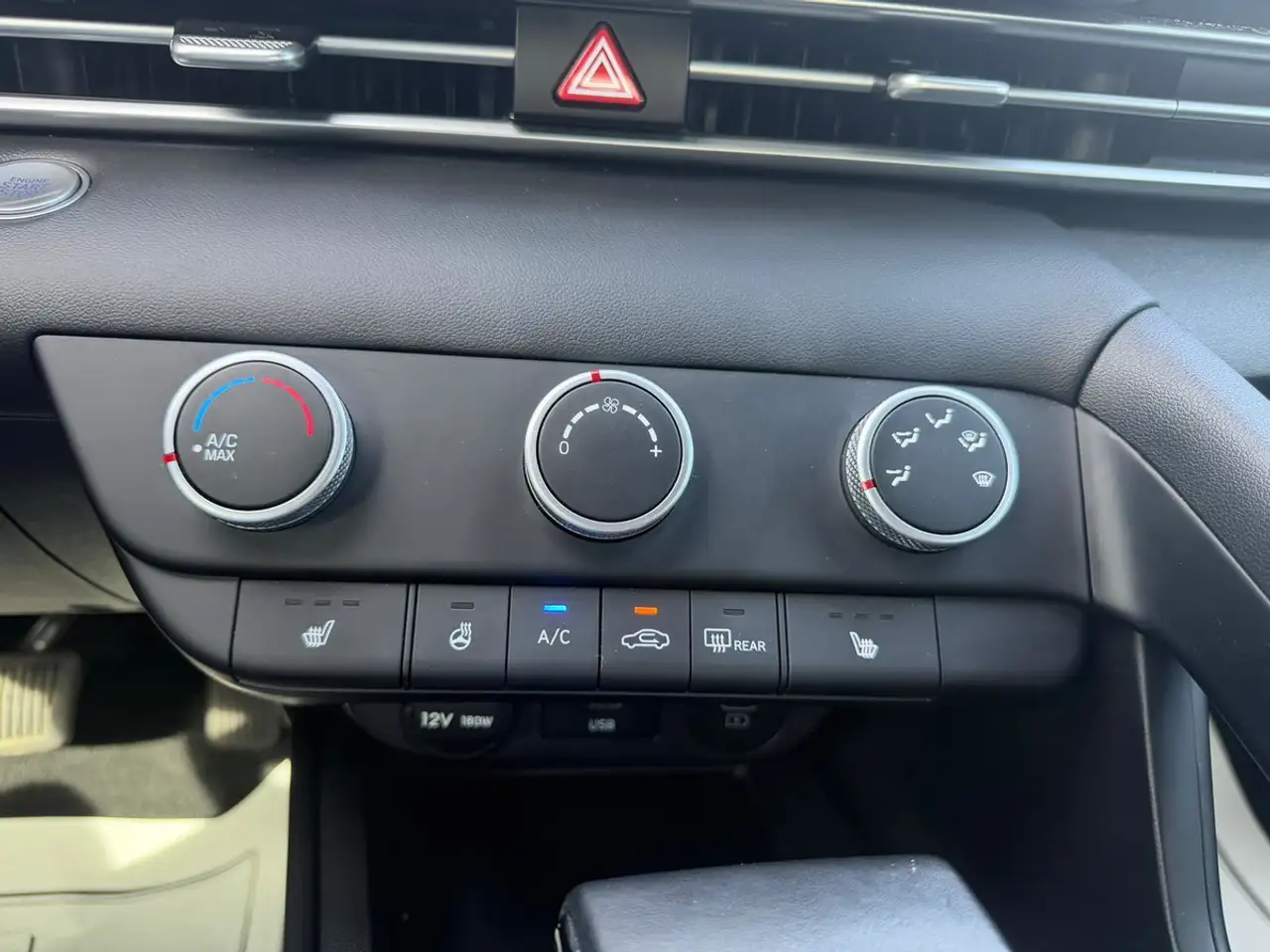 Hyundai ELANTRA снимка Hyundai ELANTRA