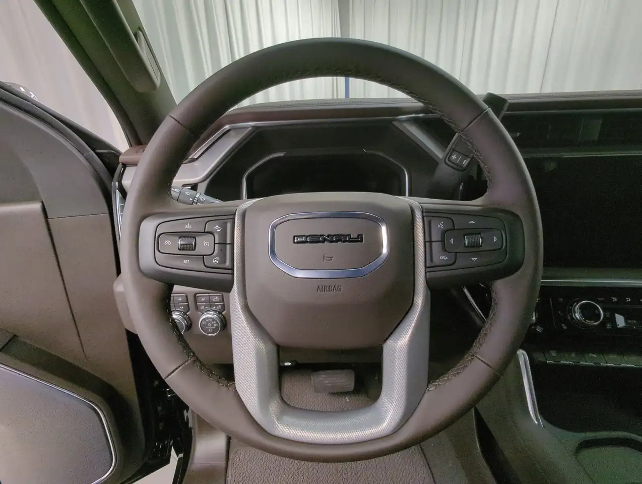 GMC Sierra 3500HD photo GMC Sierra 3500HD