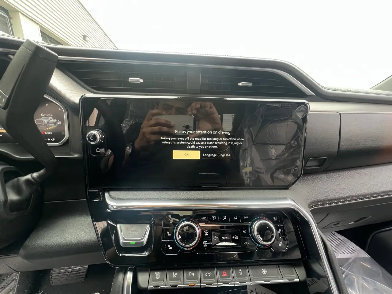 GMC Sierra 3500HD снимка GMC Sierra 3500HD