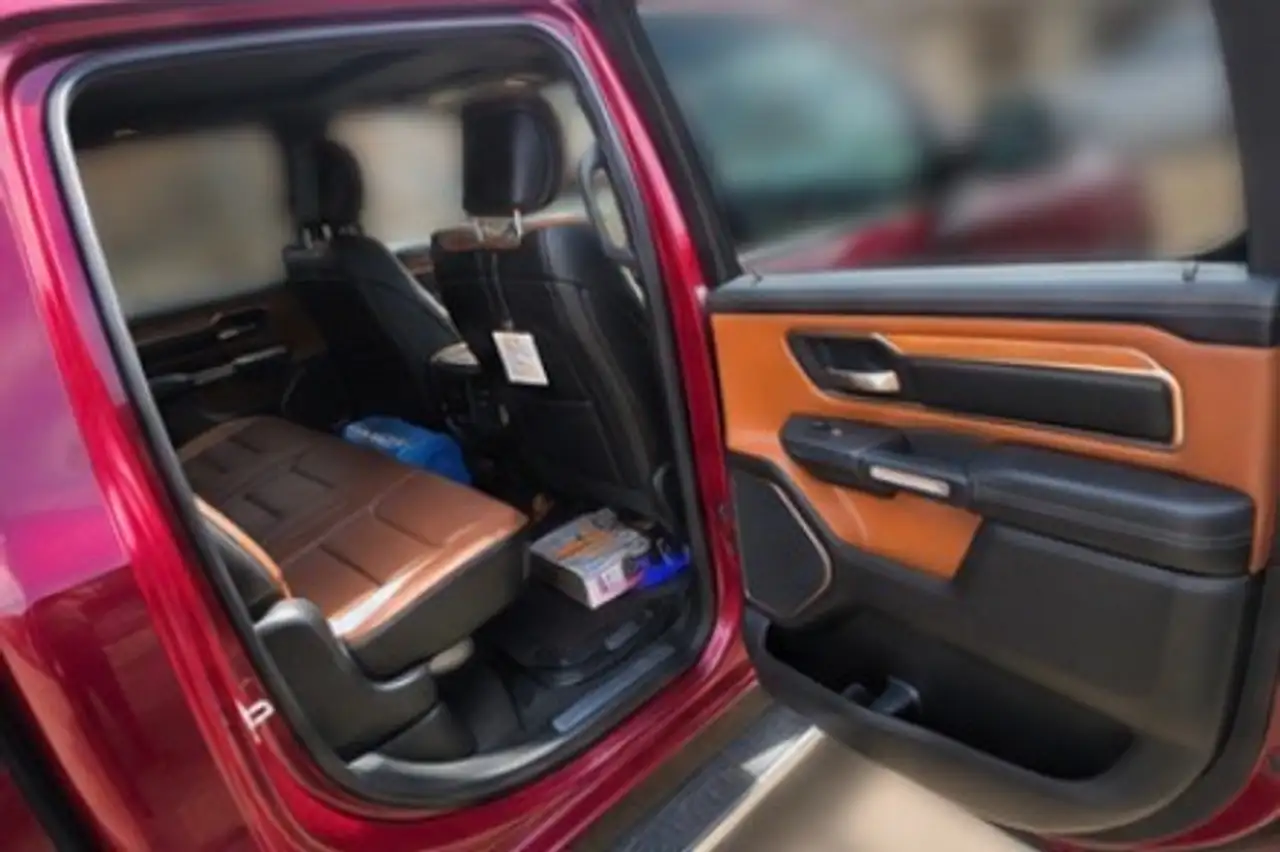 RAM 1500 снимка RAM 1500