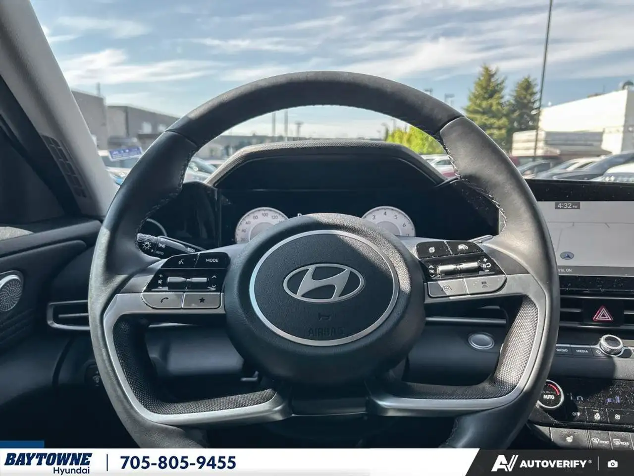 Hyundai ELANTRA fotografie Hyundai ELANTRA