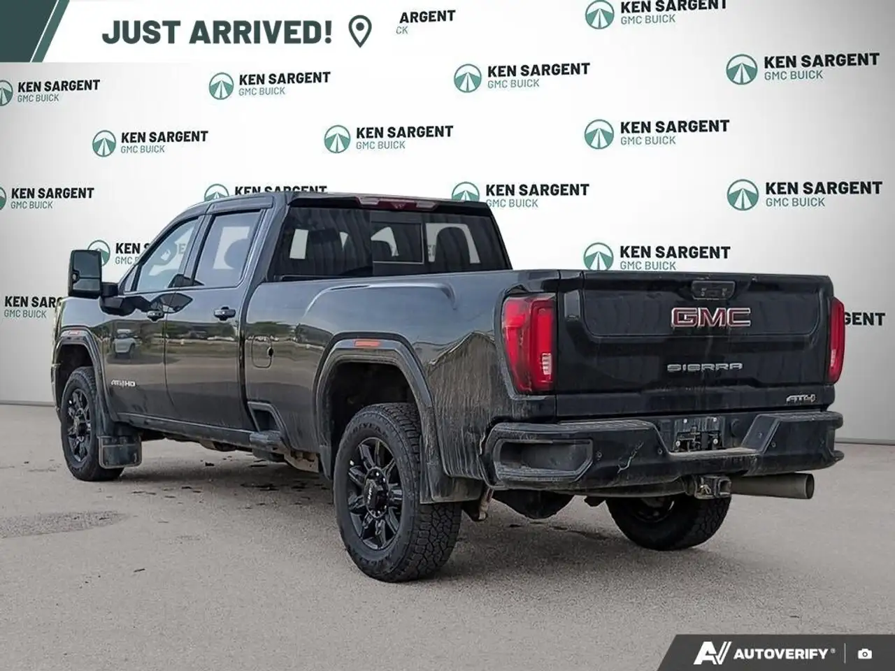 GMC Sierra 3500HD photo GMC Sierra 3500HD