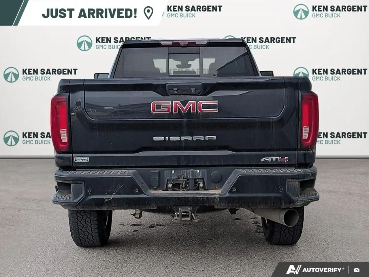 GMC Sierra 3500HD photo GMC Sierra 3500HD
