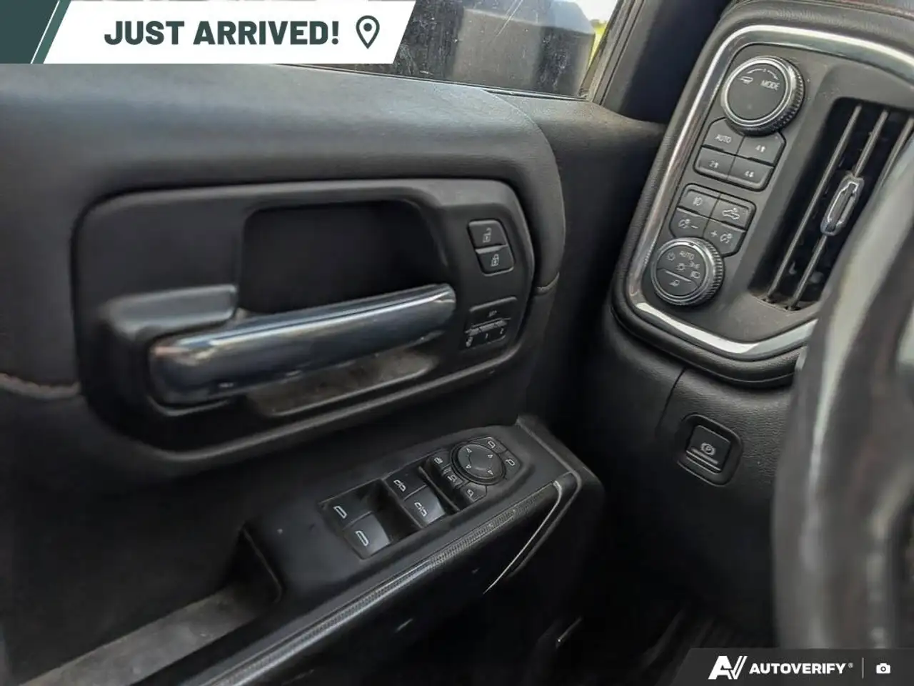 GMC Sierra 3500HD photo GMC Sierra 3500HD