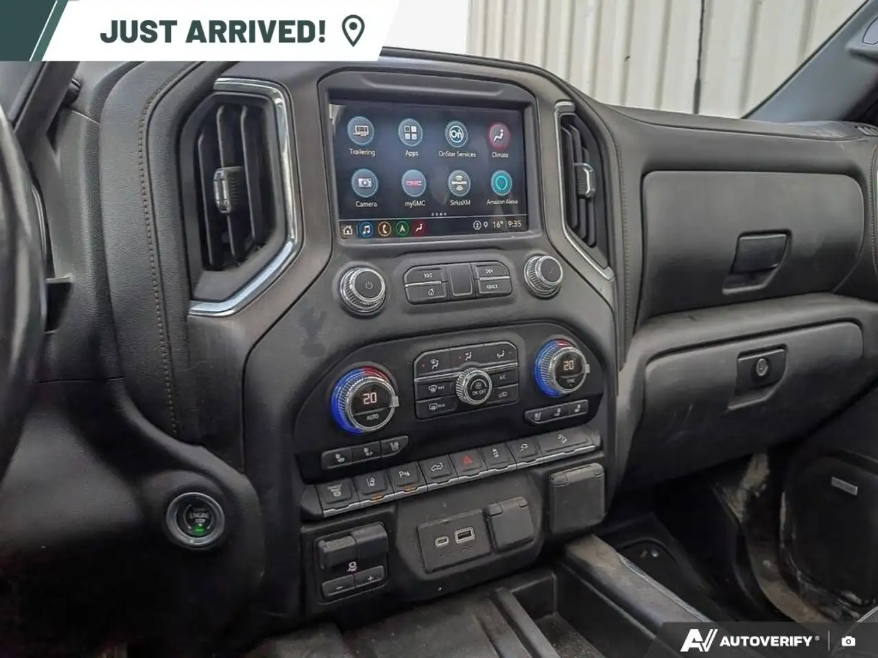 GMC Sierra 3500HD photo GMC Sierra 3500HD