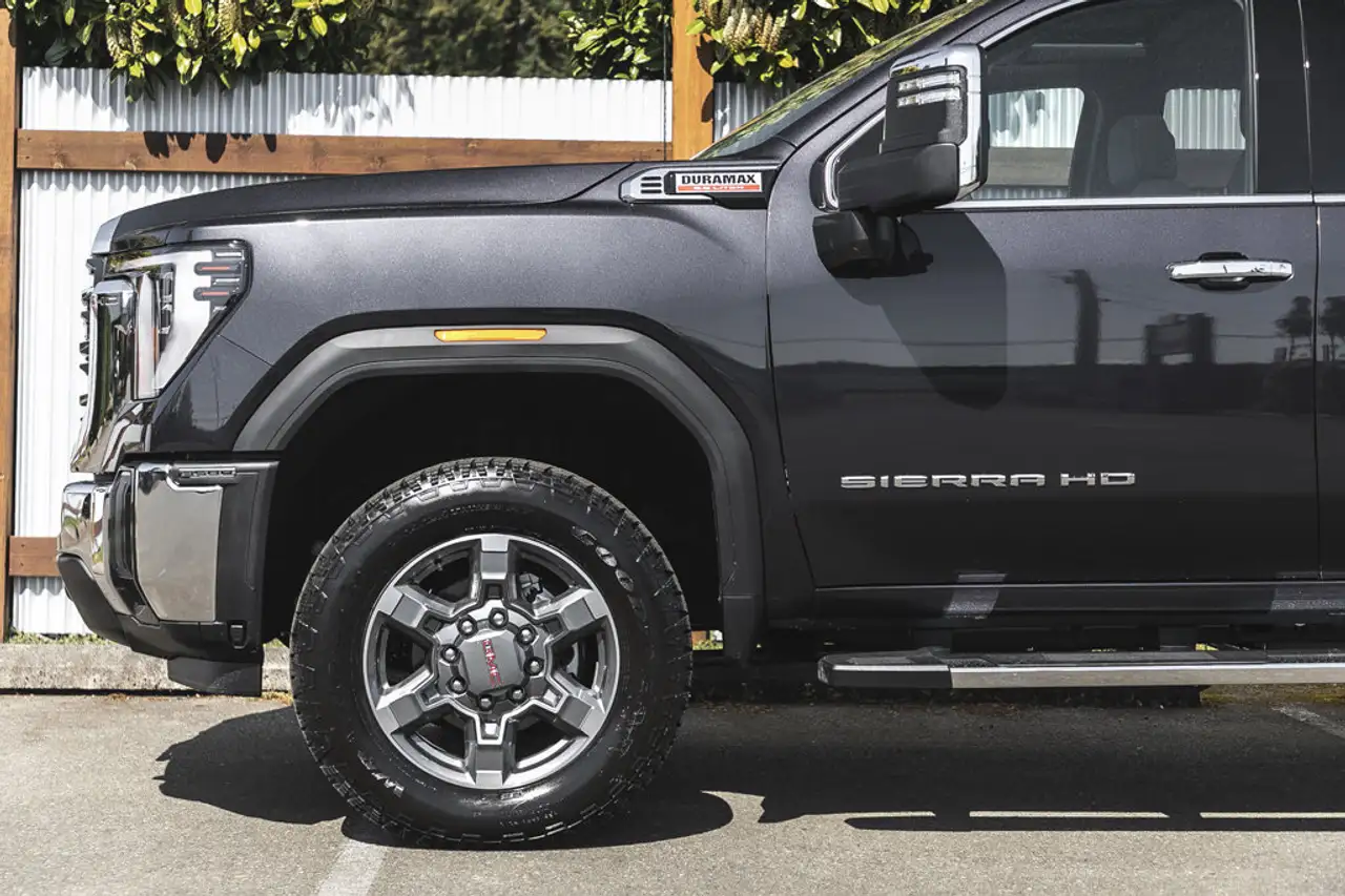 GMC Sierra 3500HD снимка GMC Sierra 3500HD