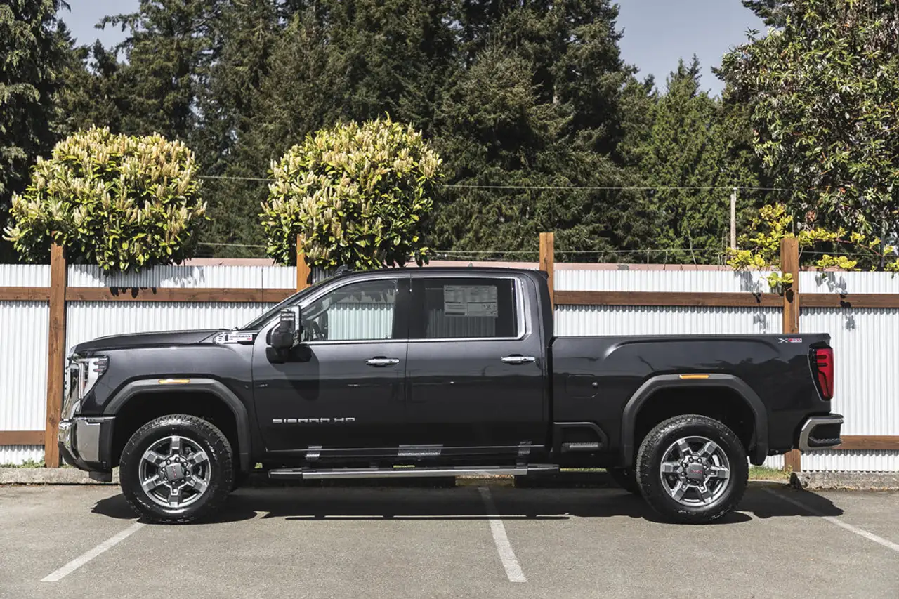 GMC Sierra 3500HD снимка GMC Sierra 3500HD