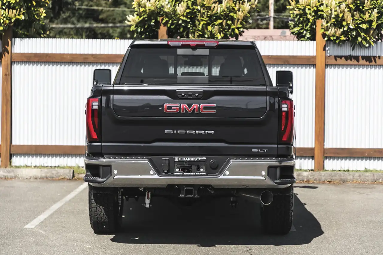 GMC Sierra 3500HD снимка GMC Sierra 3500HD