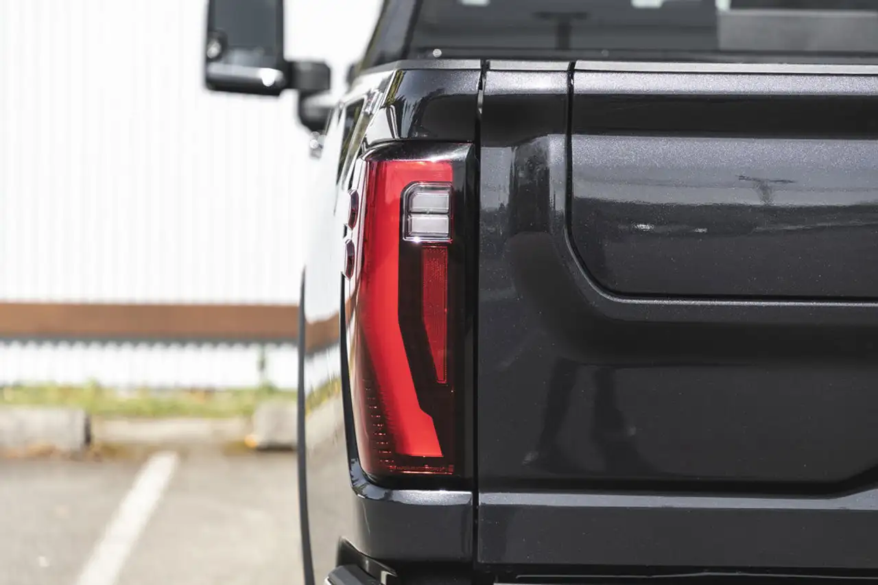 GMC Sierra 3500HD снимка GMC Sierra 3500HD
