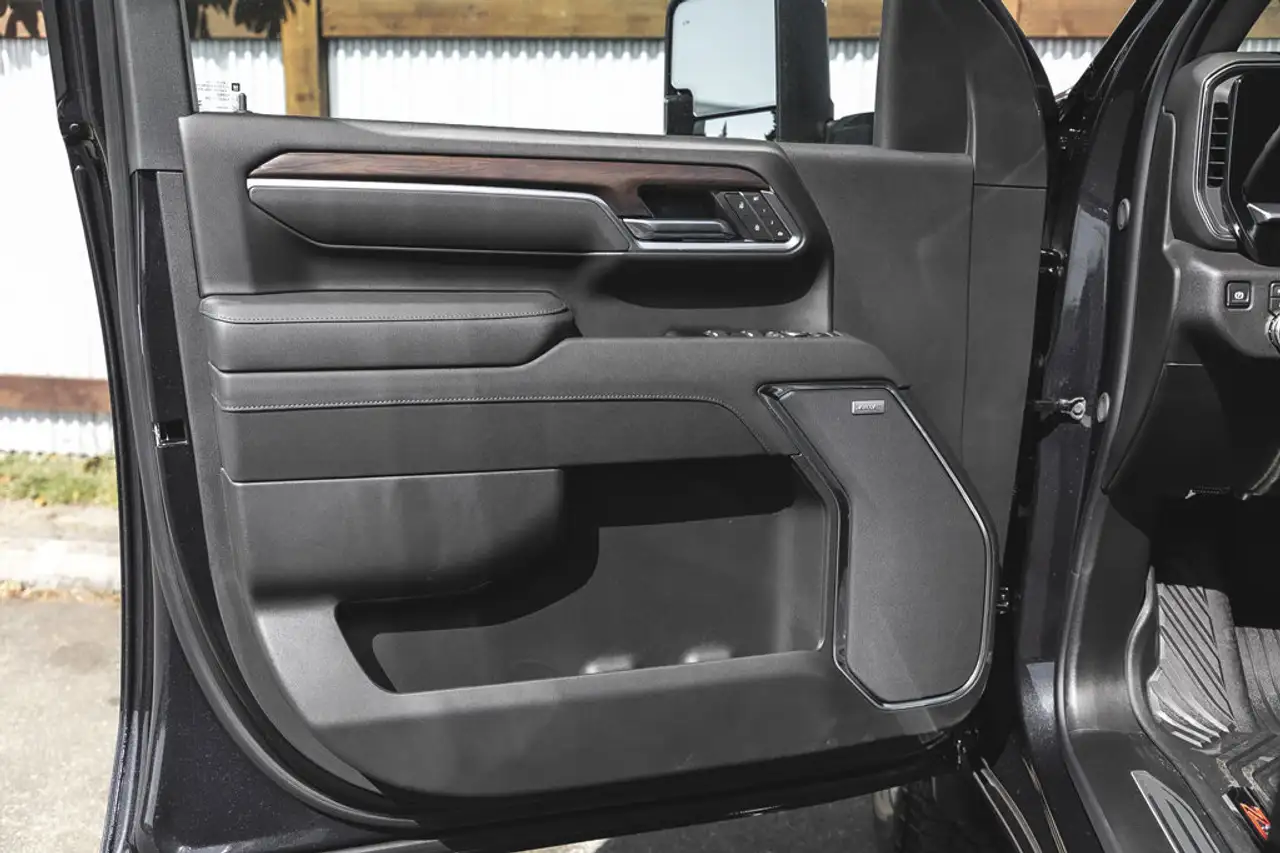 GMC Sierra 3500HD снимка GMC Sierra 3500HD