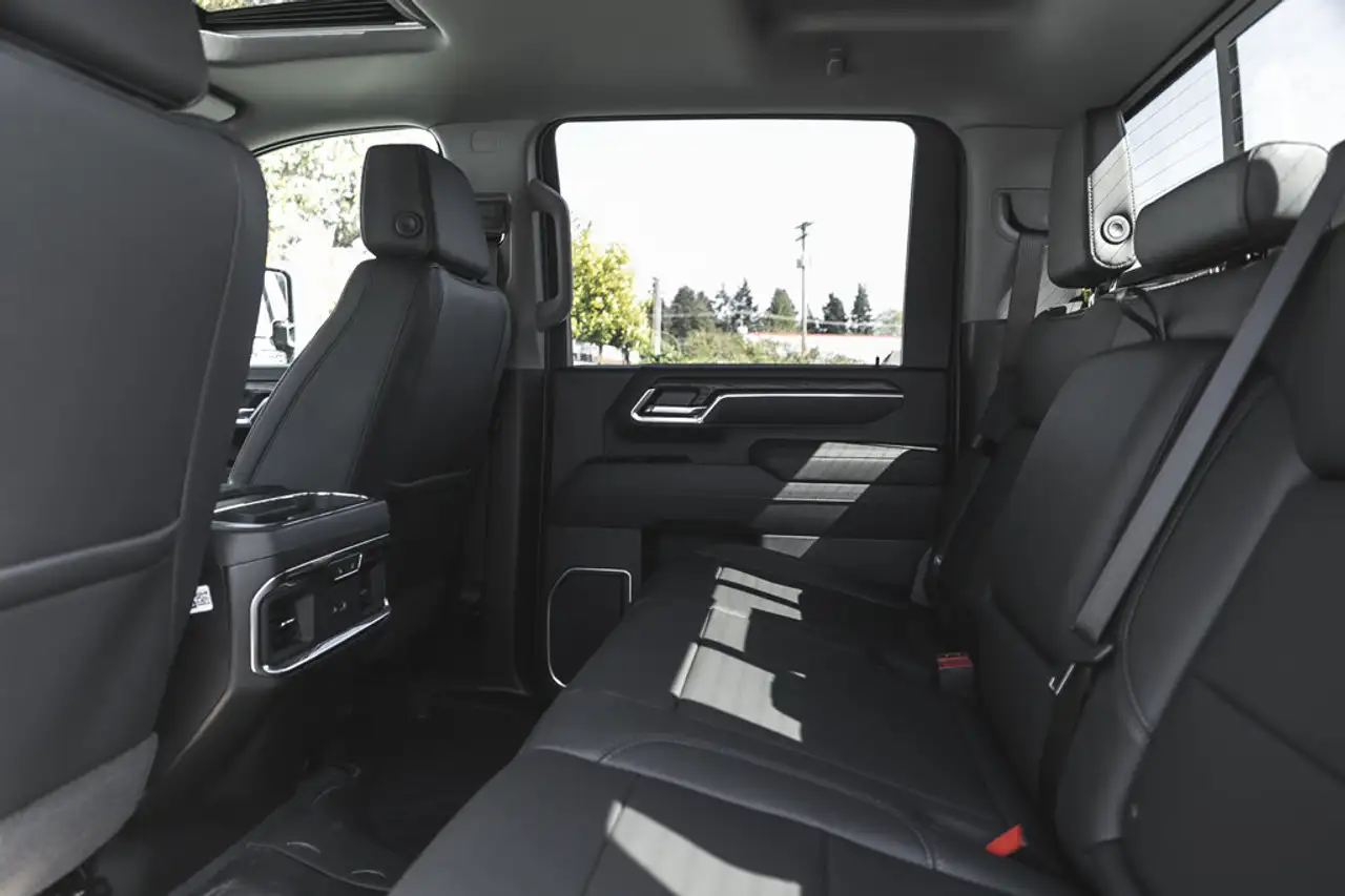 GMC Sierra 3500HD снимка GMC Sierra 3500HD
