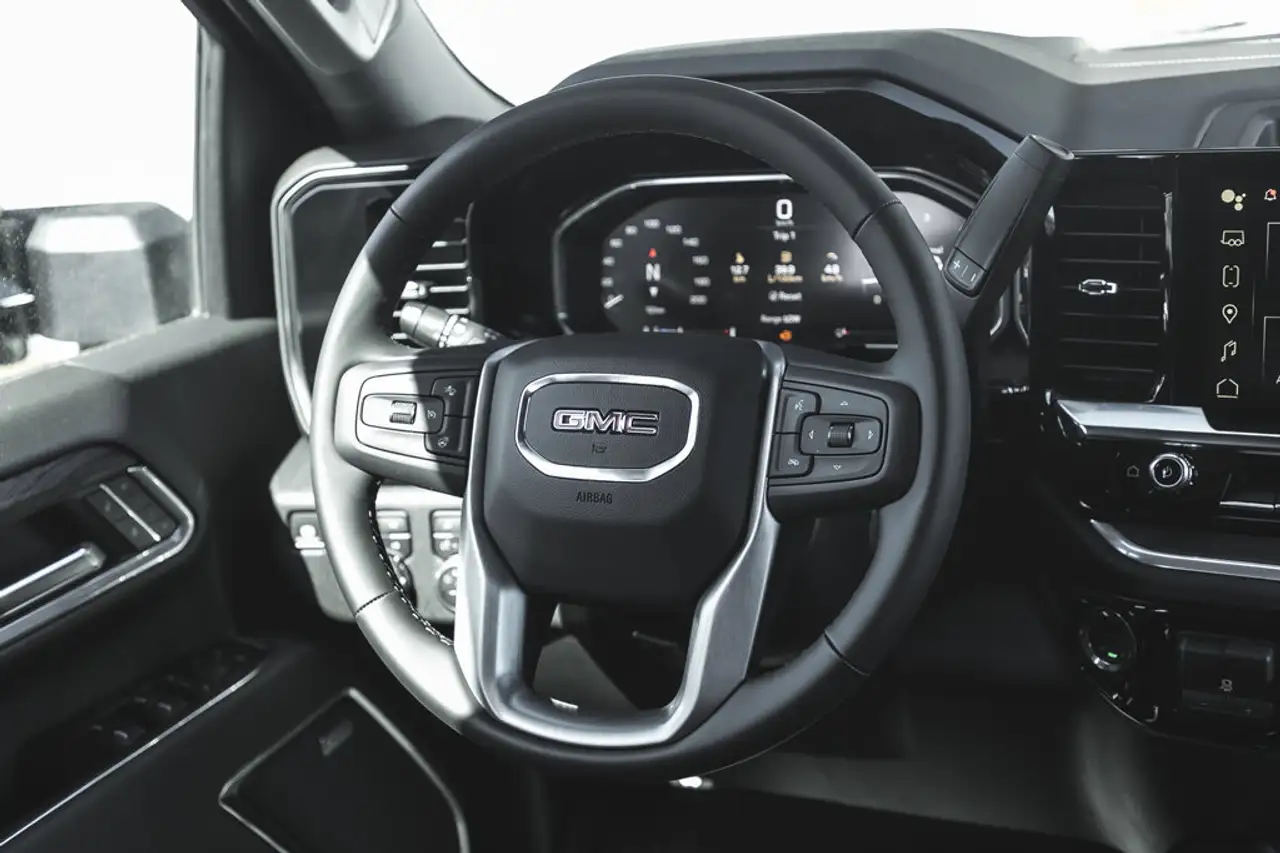 GMC Sierra 3500HD снимка GMC Sierra 3500HD