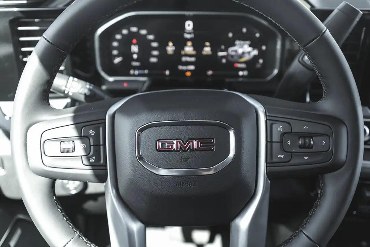 GMC Sierra 3500HD снимка GMC Sierra 3500HD