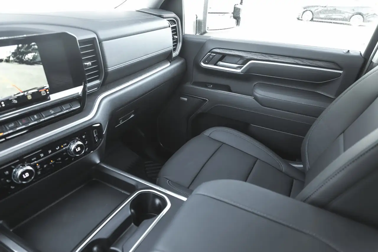 GMC Sierra 3500HD снимка GMC Sierra 3500HD