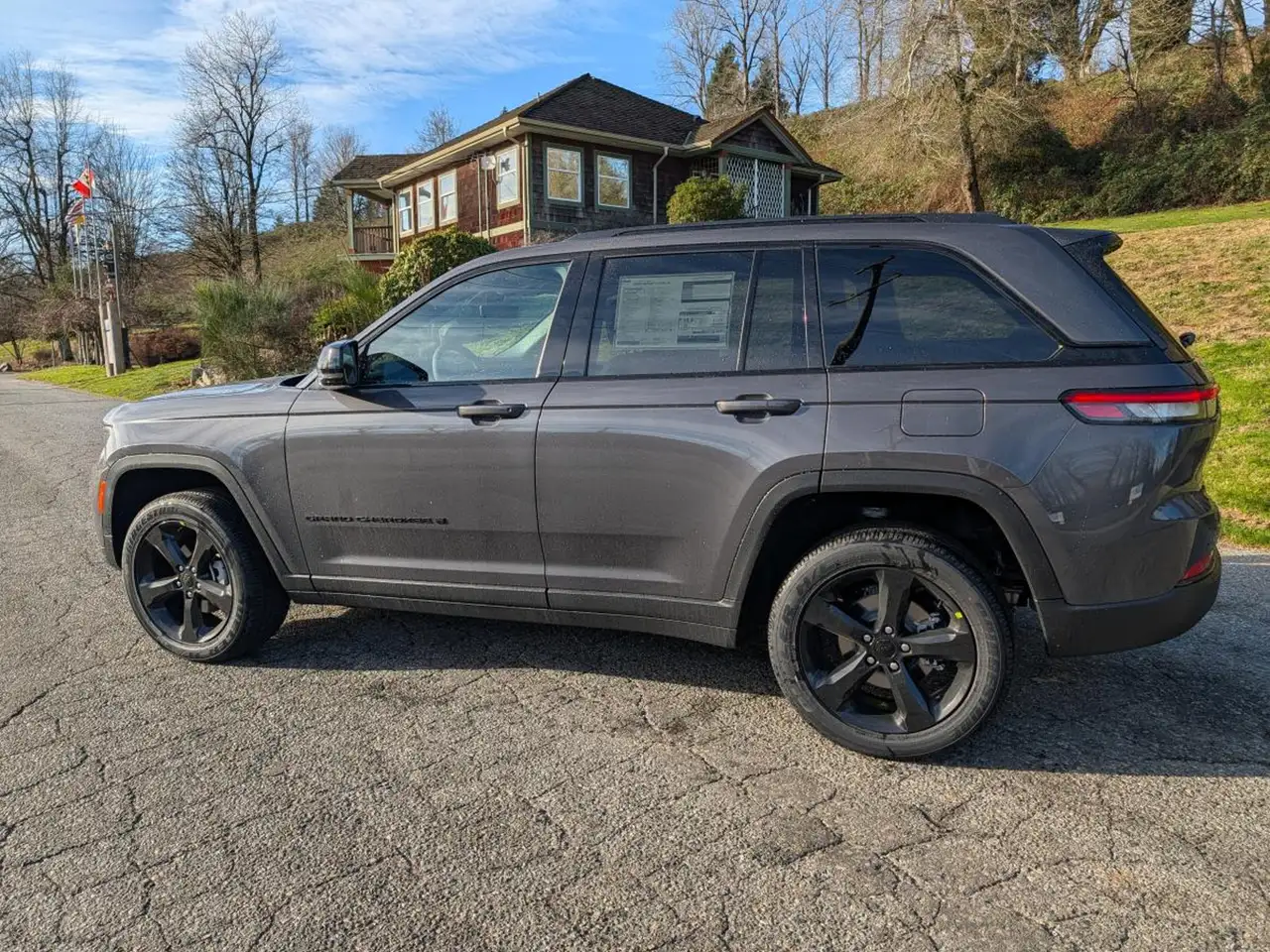Jeep Grand Cherokee снимка Jeep Grand Cherokee