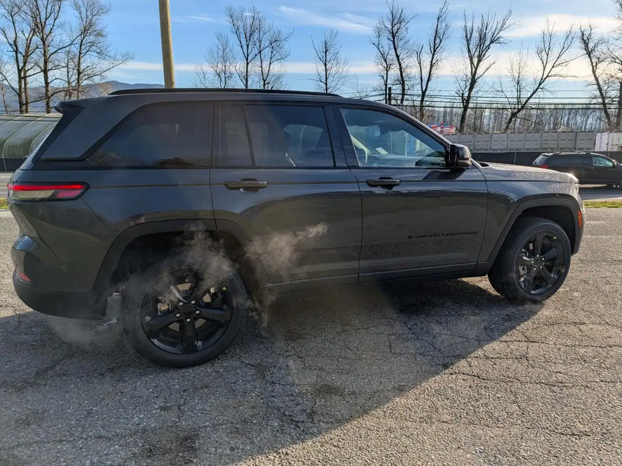 Jeep Grand Cherokee снимка Jeep Grand Cherokee