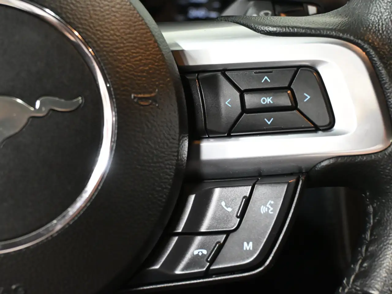 Ford Mustang photo Ford Mustang
