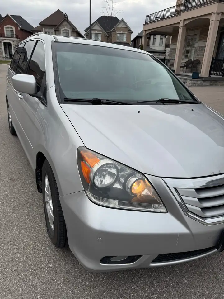Honda Odyssey снимка Honda Odyssey