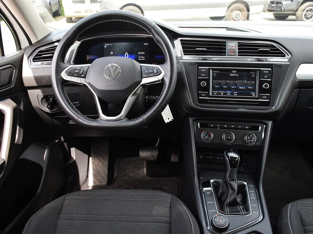 Volkswagen Tiguan снимка Volkswagen Tiguan