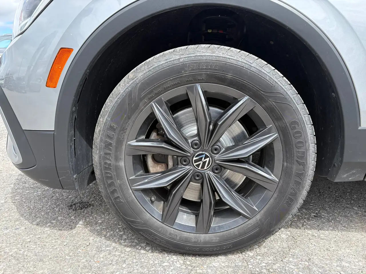 Volkswagen Tiguan снимка Volkswagen Tiguan