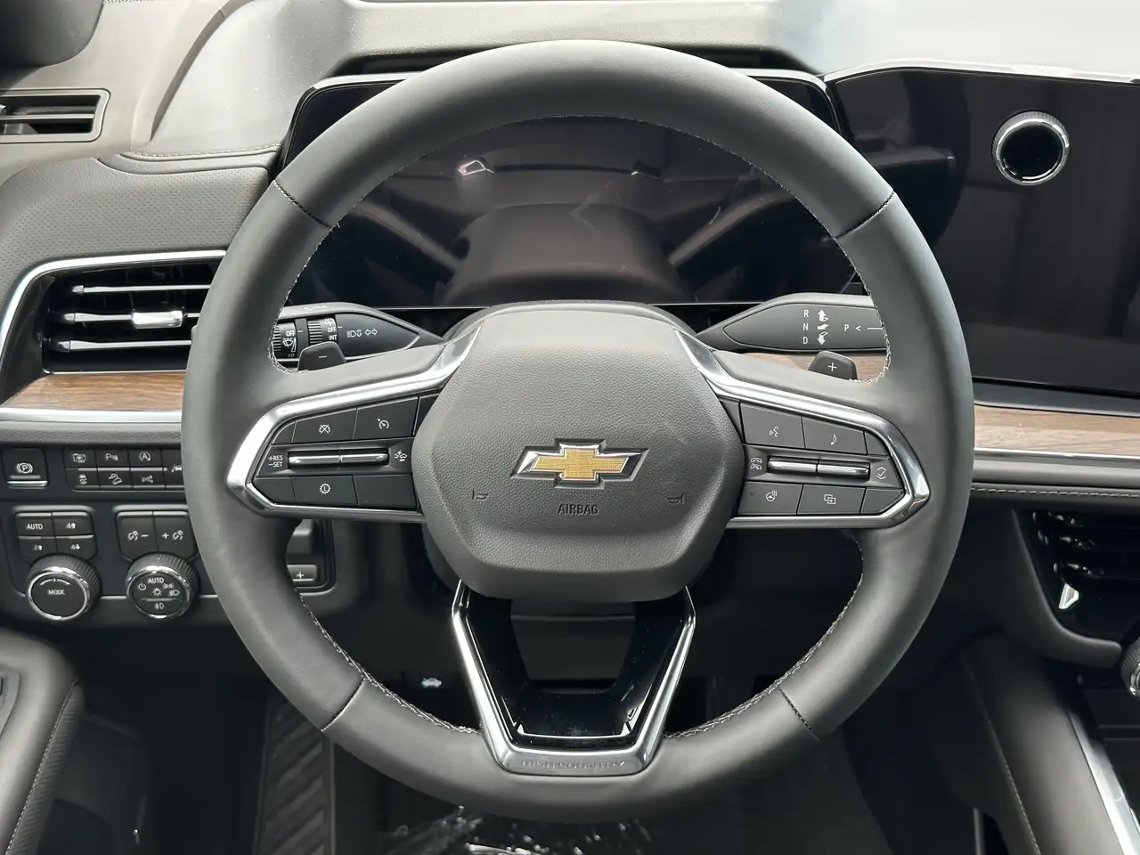 Chevrolet Tahoe снимка Chevrolet Tahoe