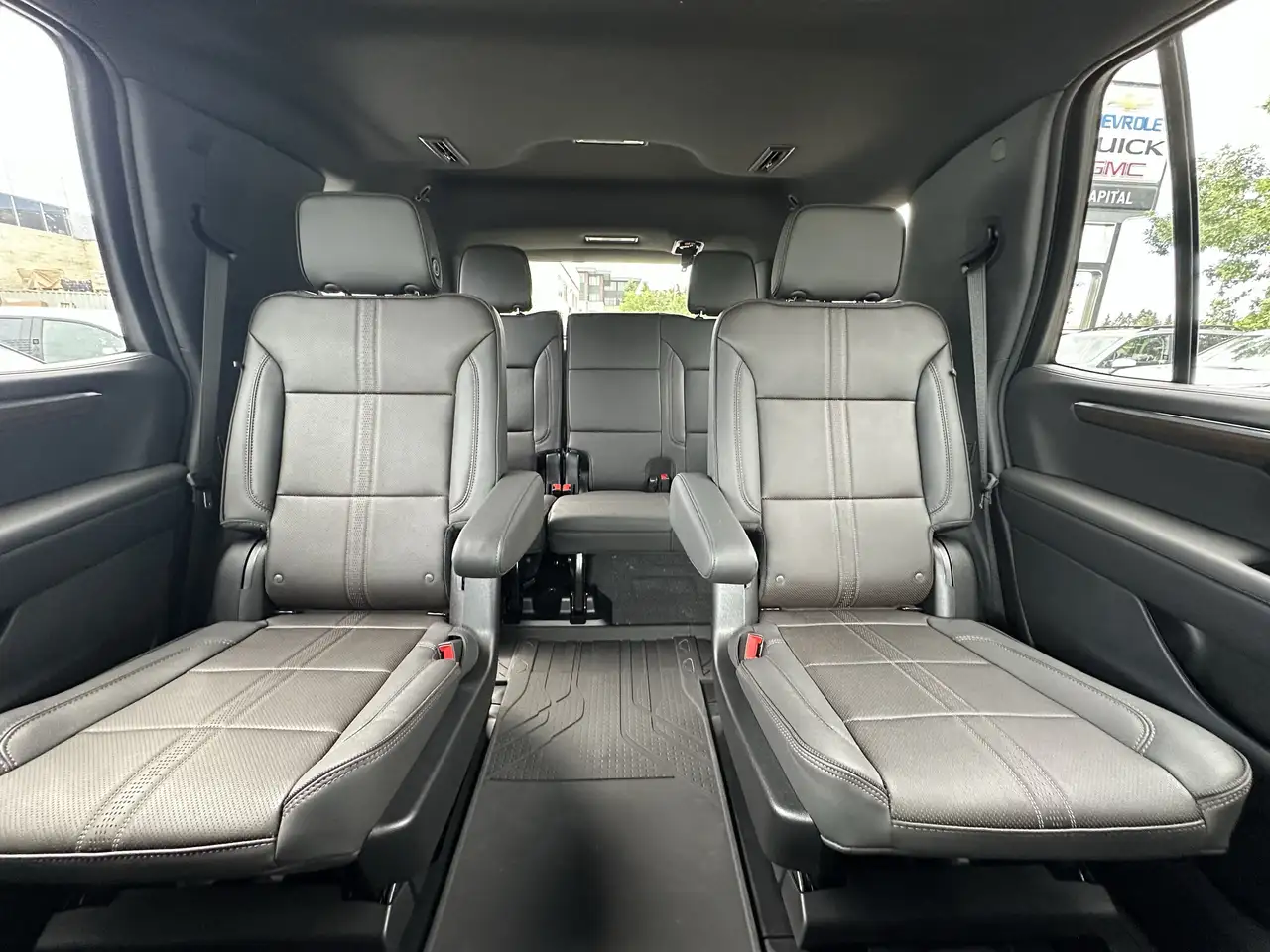 Chevrolet Tahoe снимка Chevrolet Tahoe