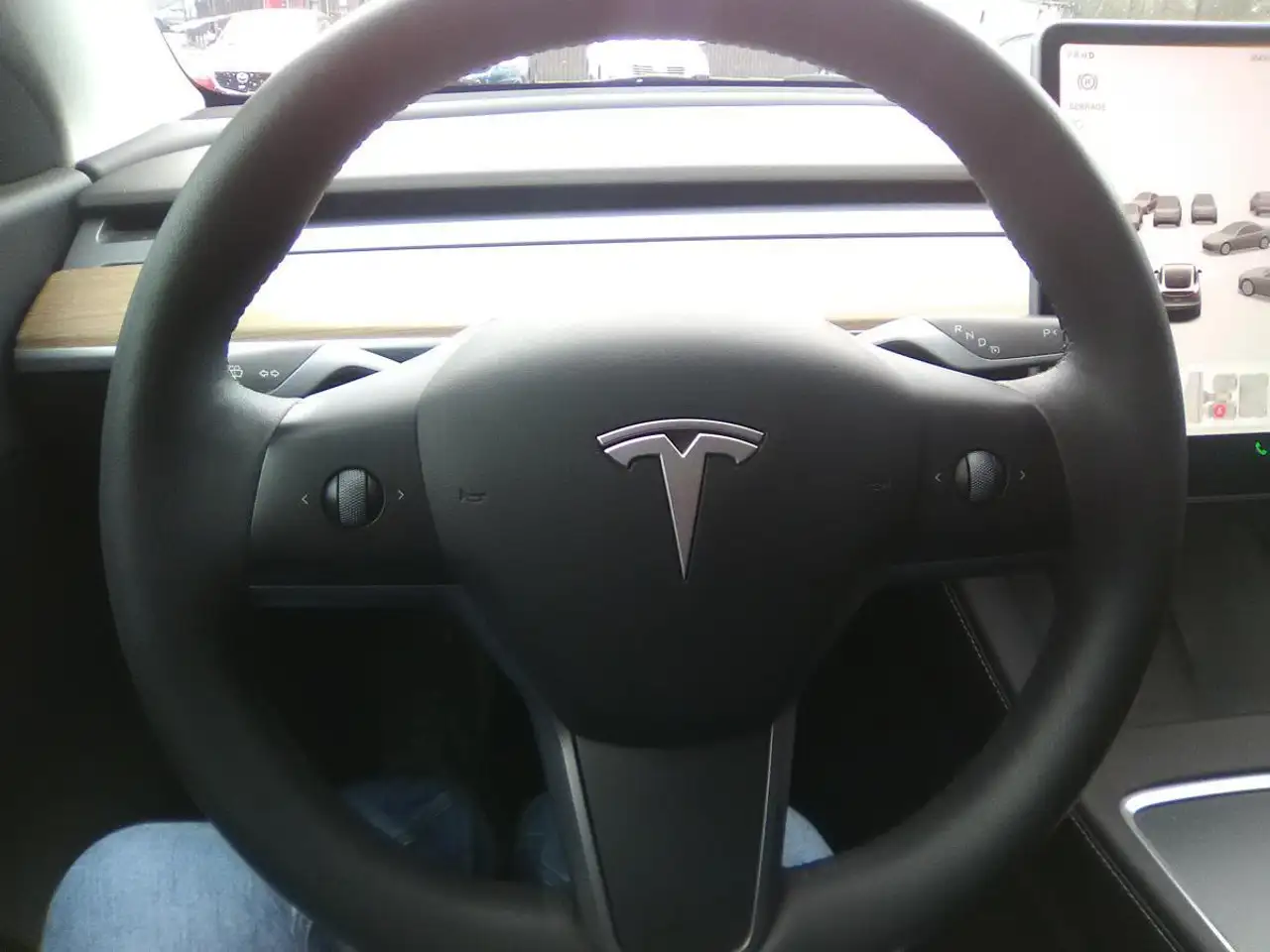 Tesla Model Y снимка Tesla Model Y