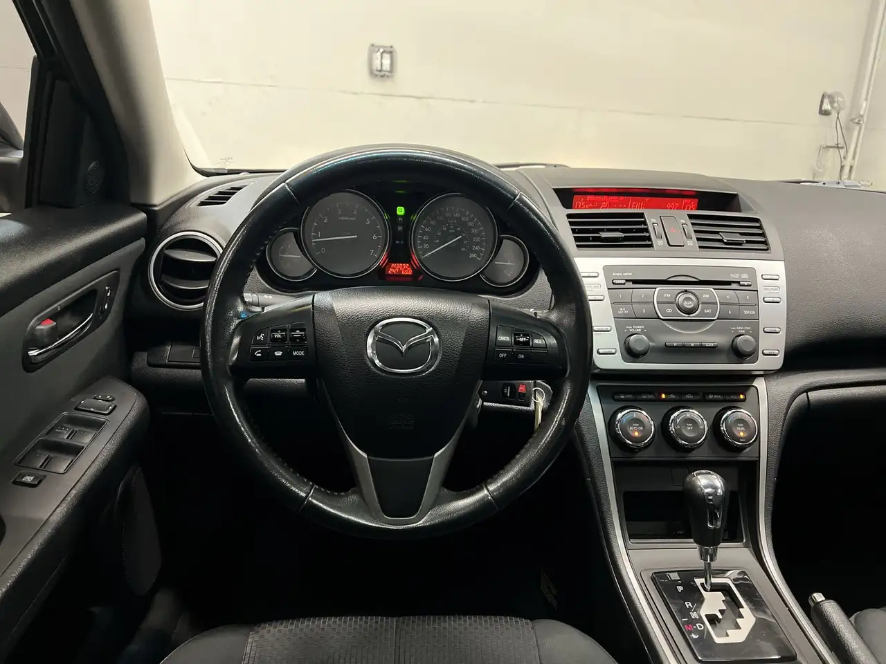 Mazda 6 снимка Mazda 6