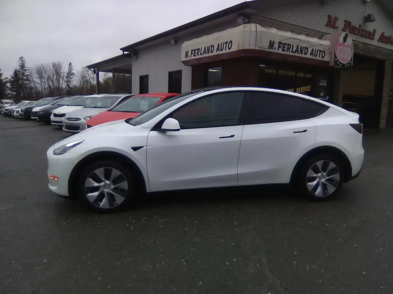 Tesla Model Y снимка Tesla Model Y