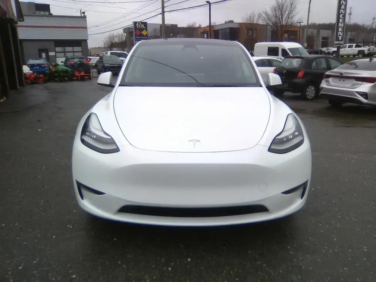 Tesla Model Y снимка Tesla Model Y