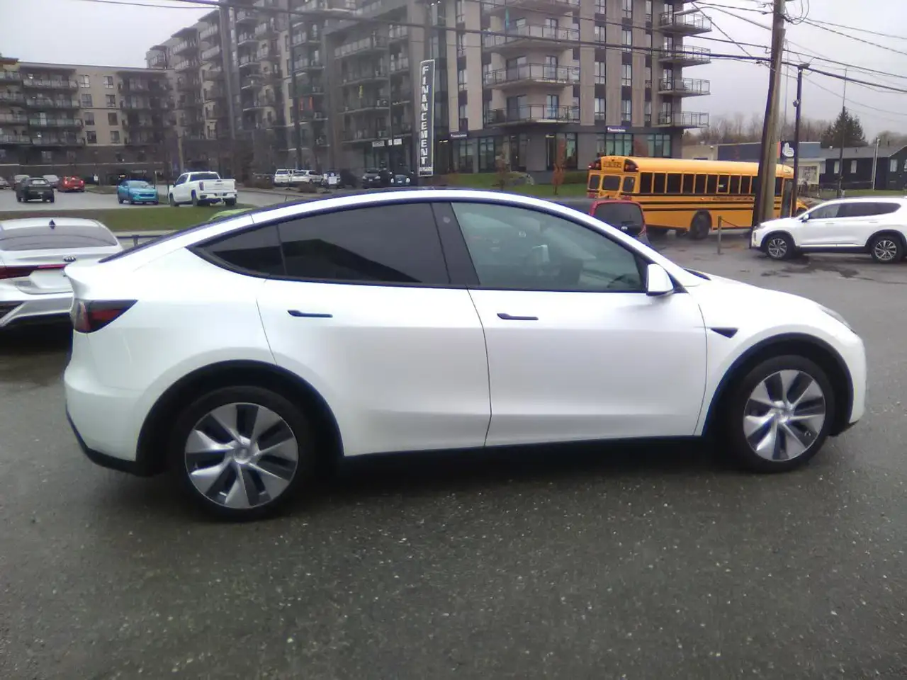 Tesla Model Y снимка Tesla Model Y