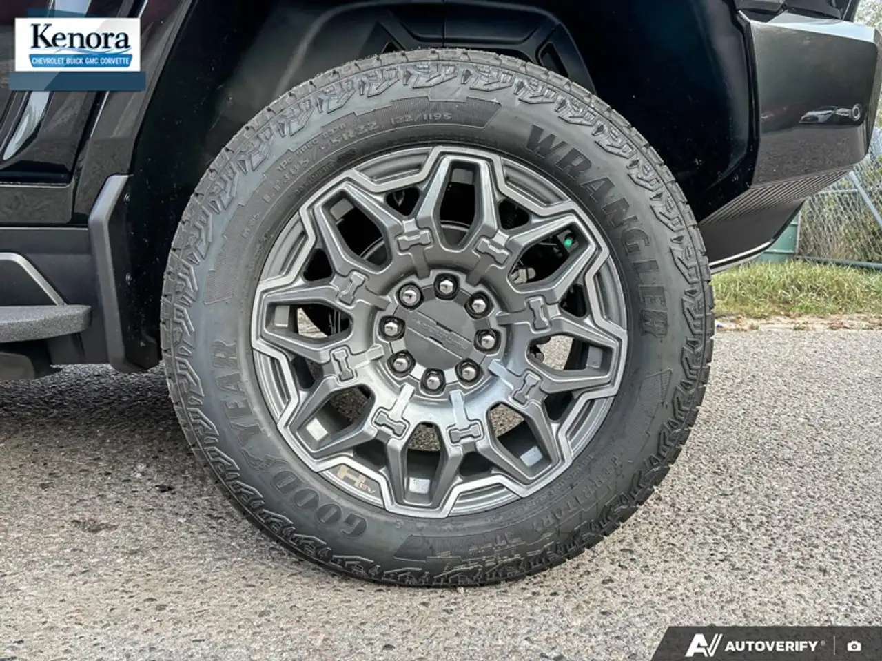 GMC HUMMER EV SUV снимка GMC HUMMER EV SUV