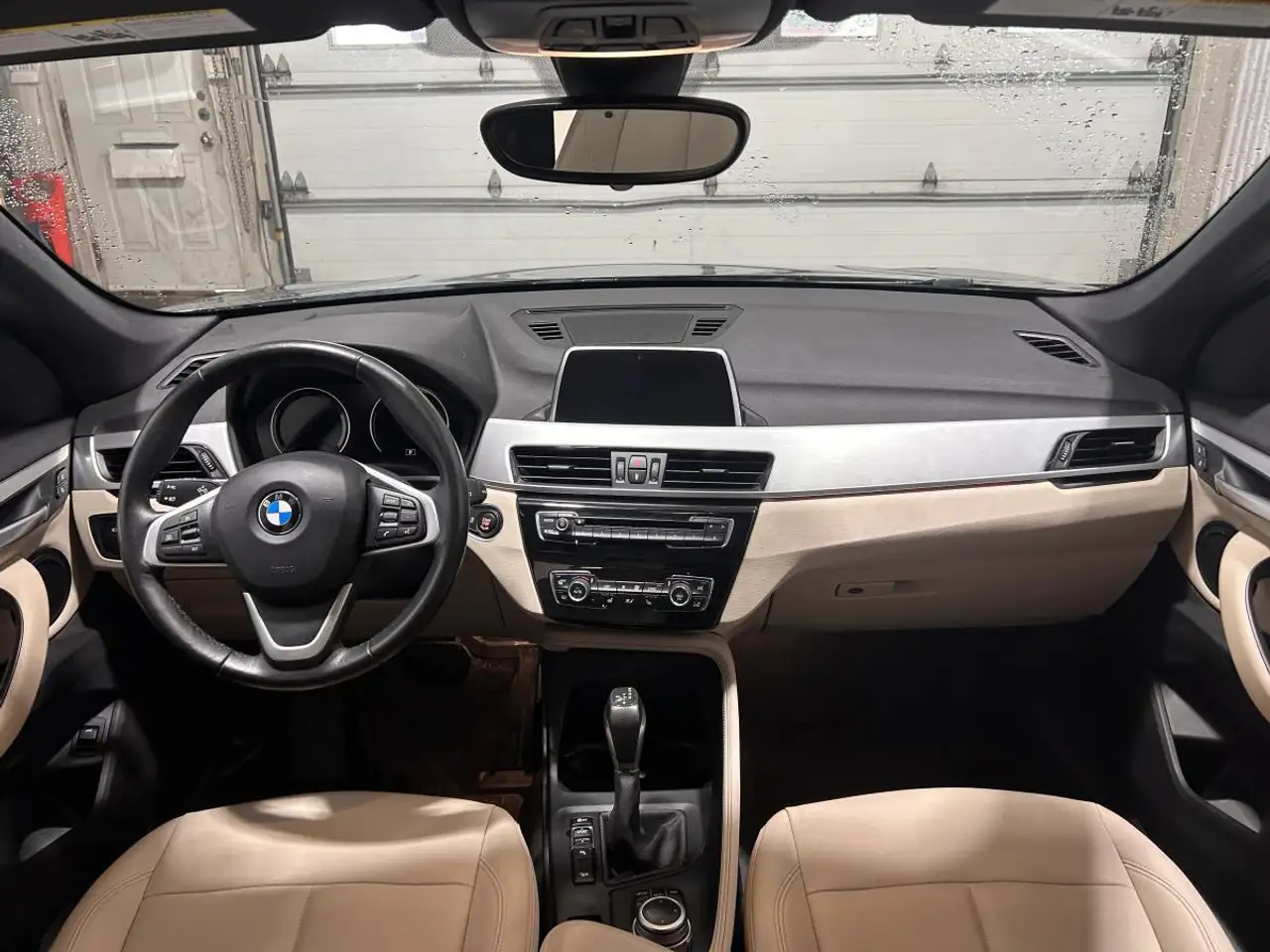 BMW X1 снимка BMW X1