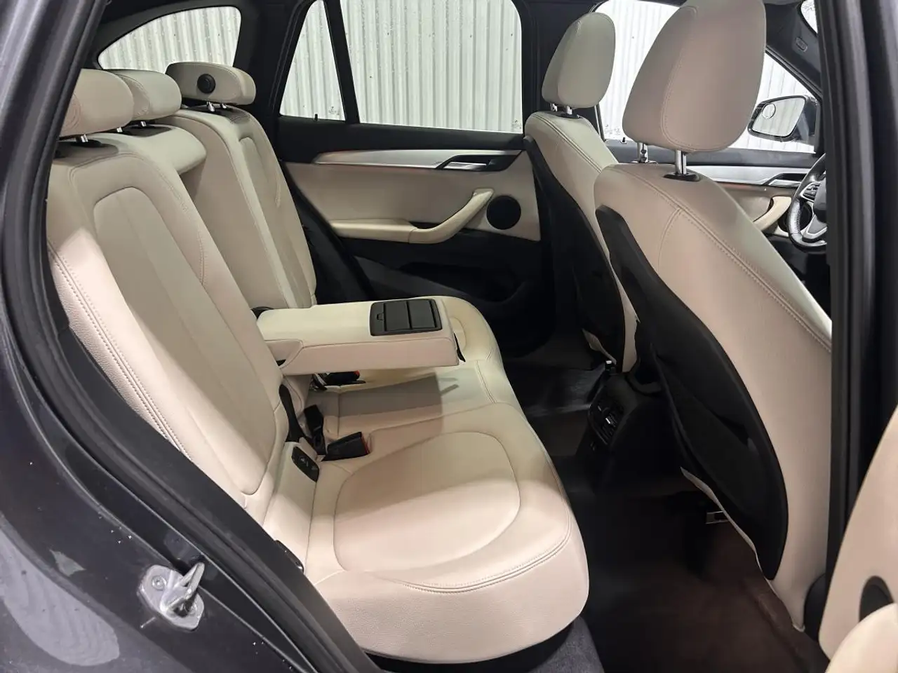 BMW X1 снимка BMW X1