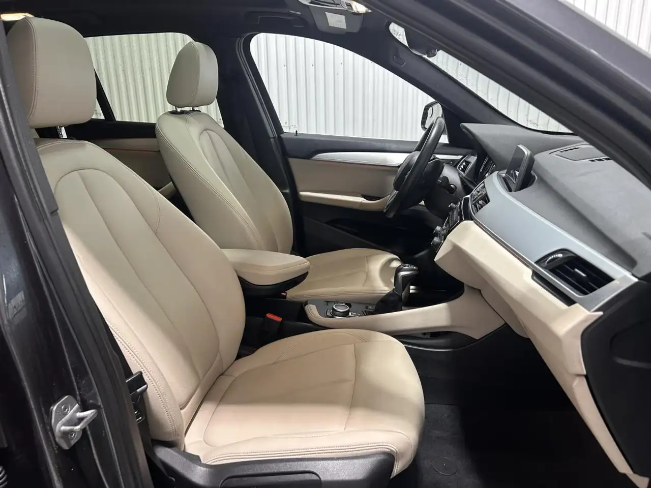 BMW X1 снимка BMW X1