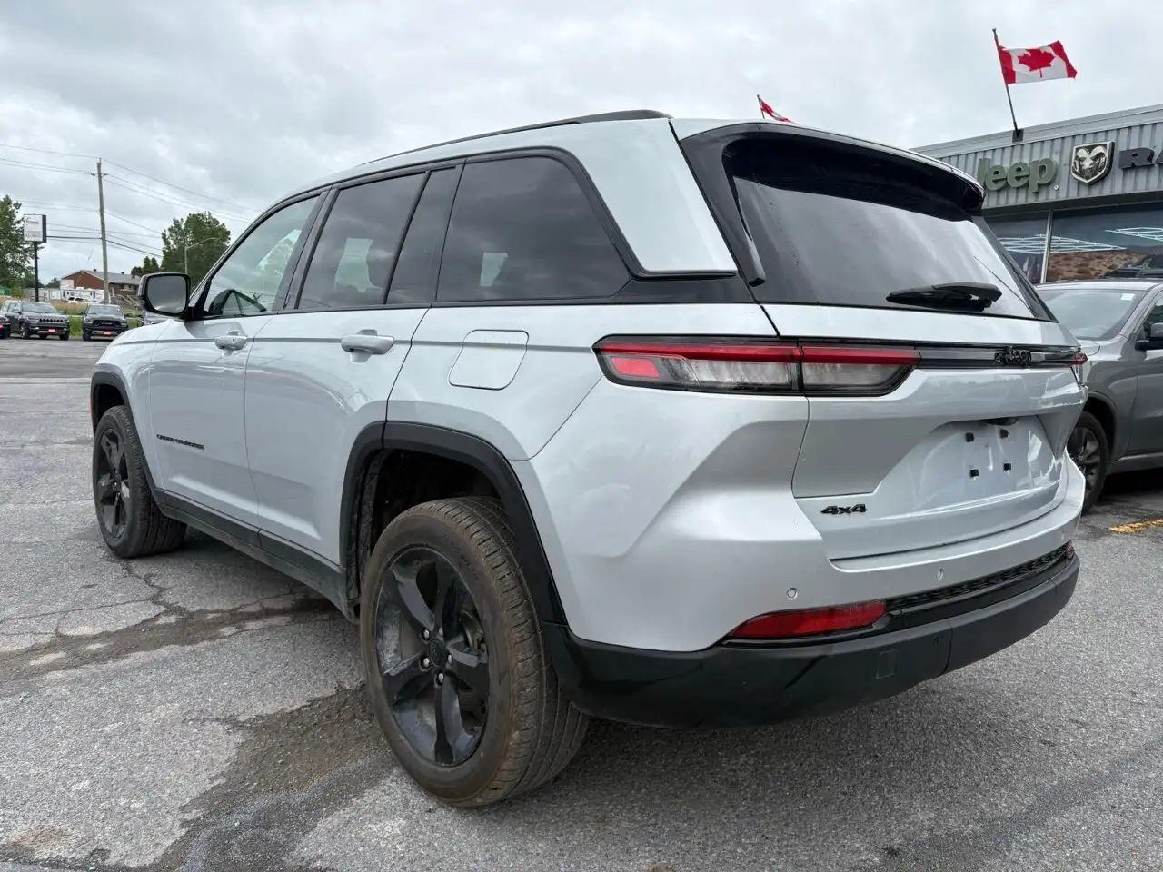 Jeep Grand Cherokee photo Jeep Grand Cherokee
