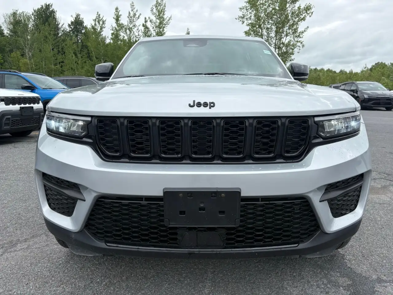 Jeep Grand Cherokee photo Jeep Grand Cherokee