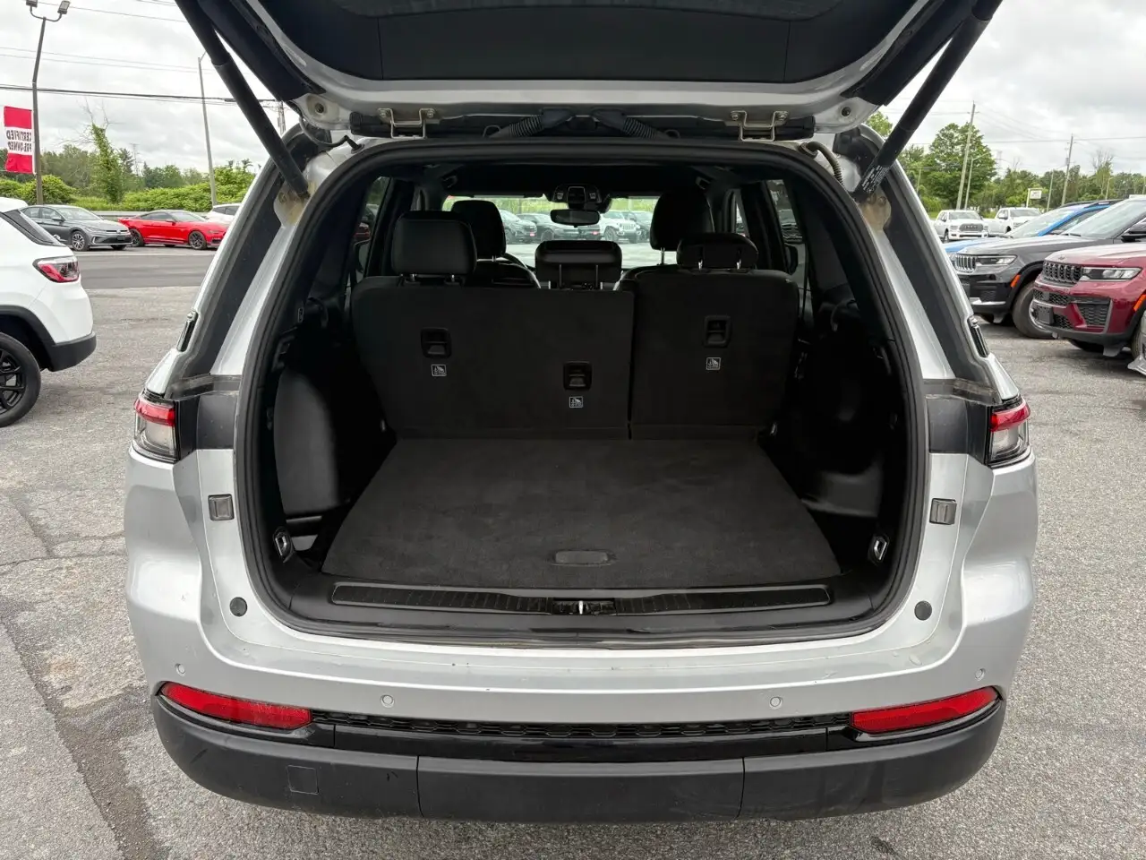 Jeep Grand Cherokee photo Jeep Grand Cherokee