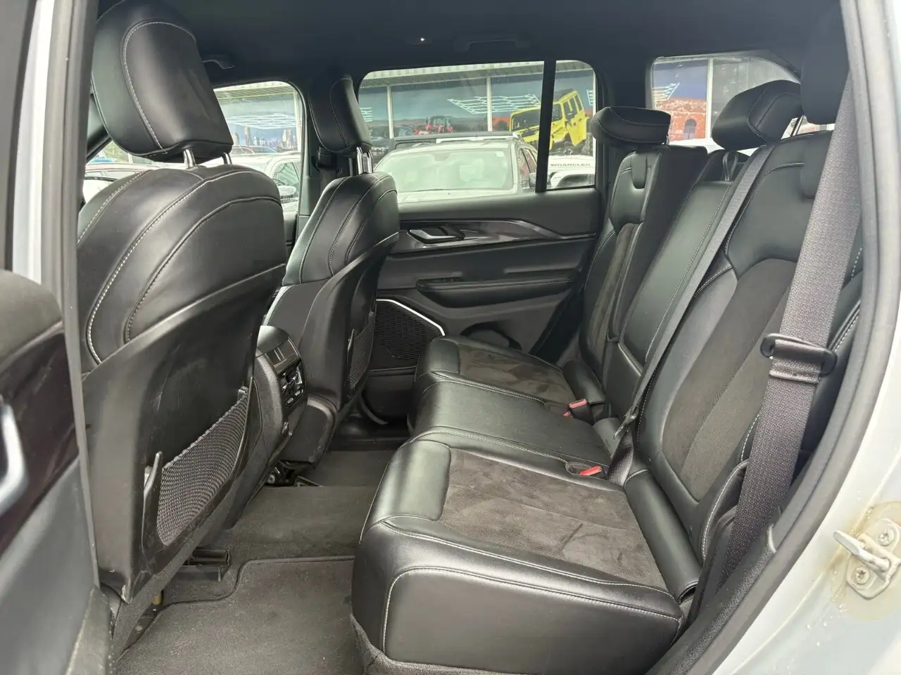Jeep Grand Cherokee photo Jeep Grand Cherokee