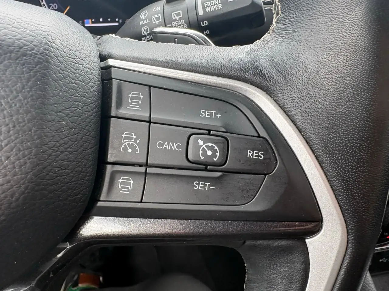 Jeep Grand Cherokee photo Jeep Grand Cherokee