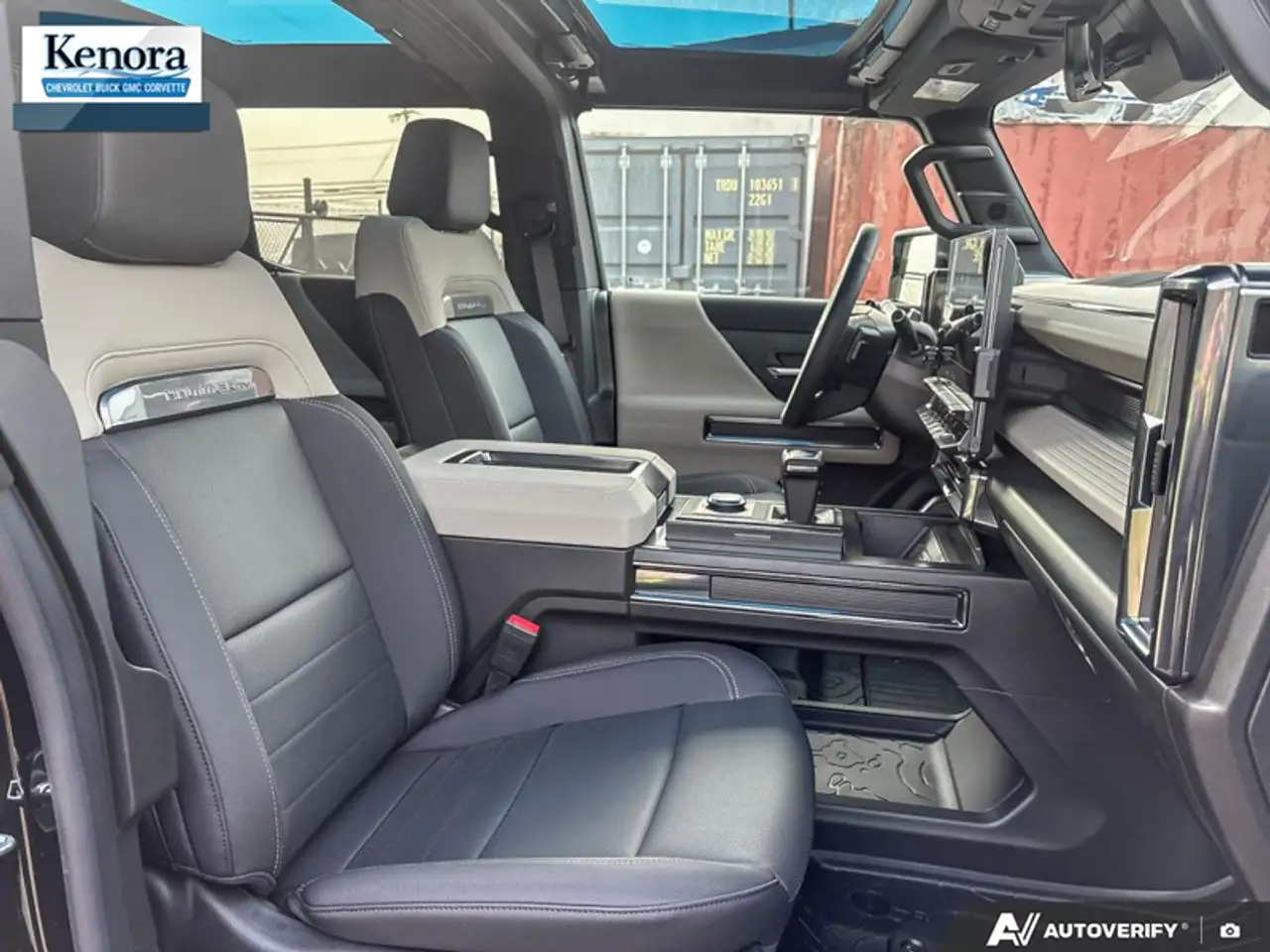 GMC HUMMER EV SUV снимка GMC HUMMER EV SUV