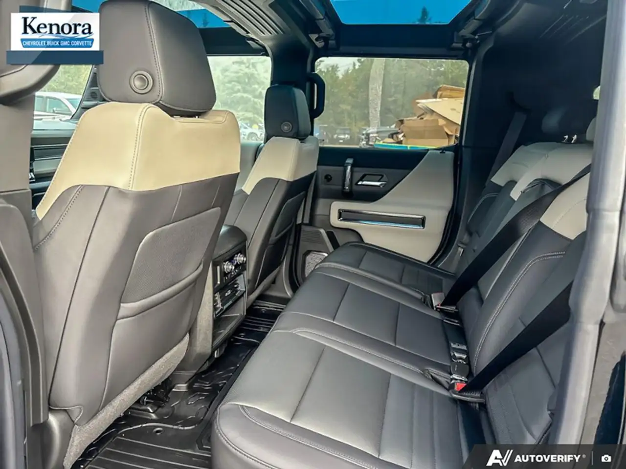GMC HUMMER EV SUV снимка GMC HUMMER EV SUV