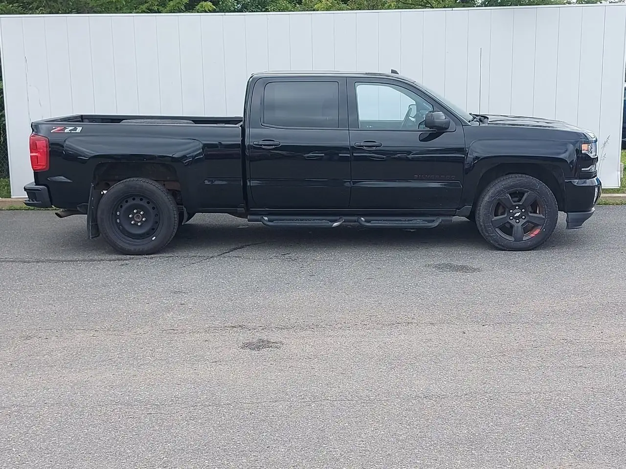 Chevrolet Silverado 1500 photo Chevrolet Silverado 1500