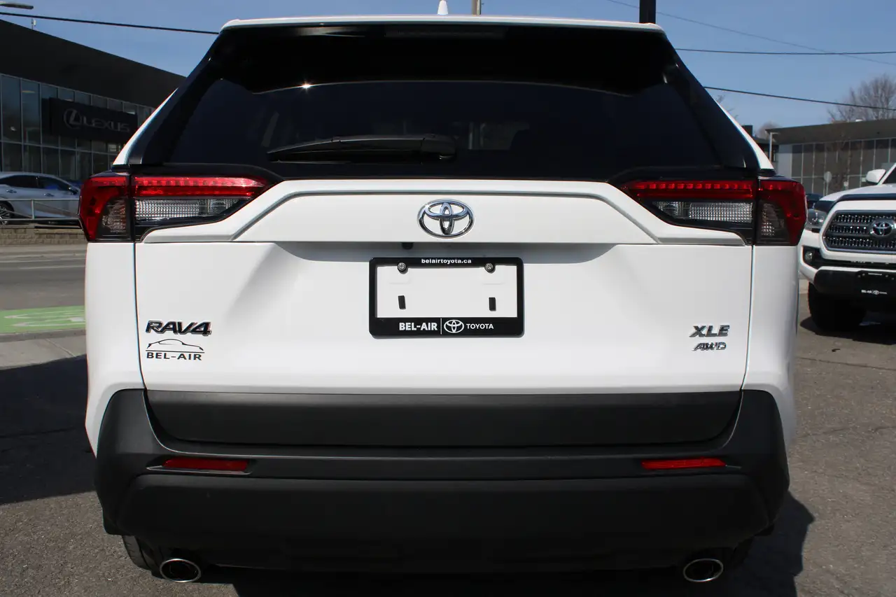 Toyota RAV 4 снимка Toyota RAV 4