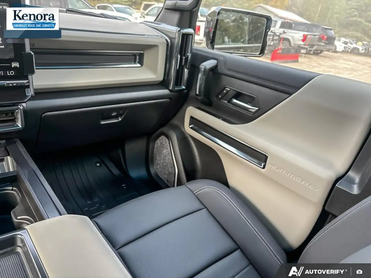 GMC HUMMER EV SUV снимка GMC HUMMER EV SUV