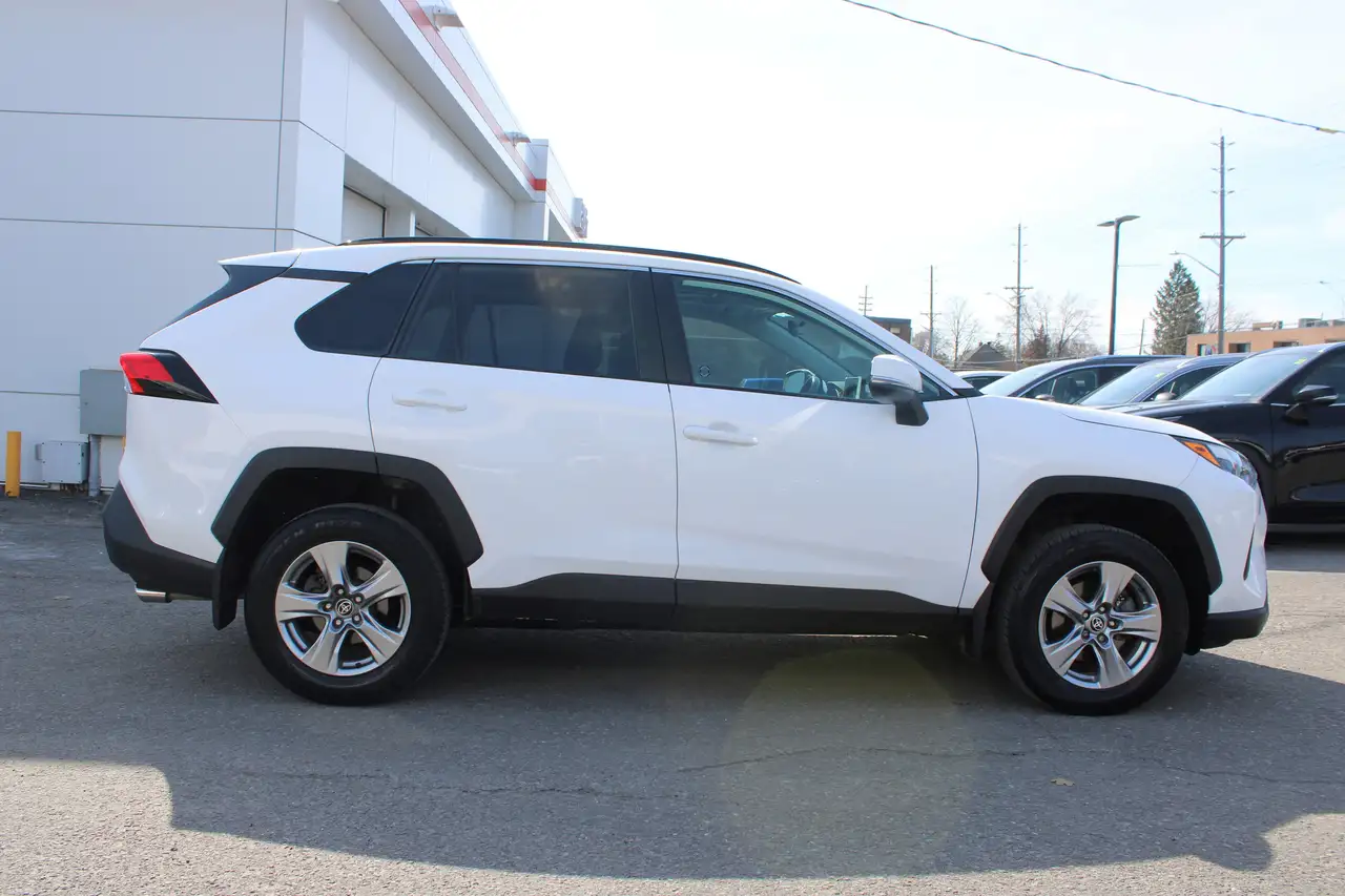 Toyota RAV 4 снимка Toyota RAV 4