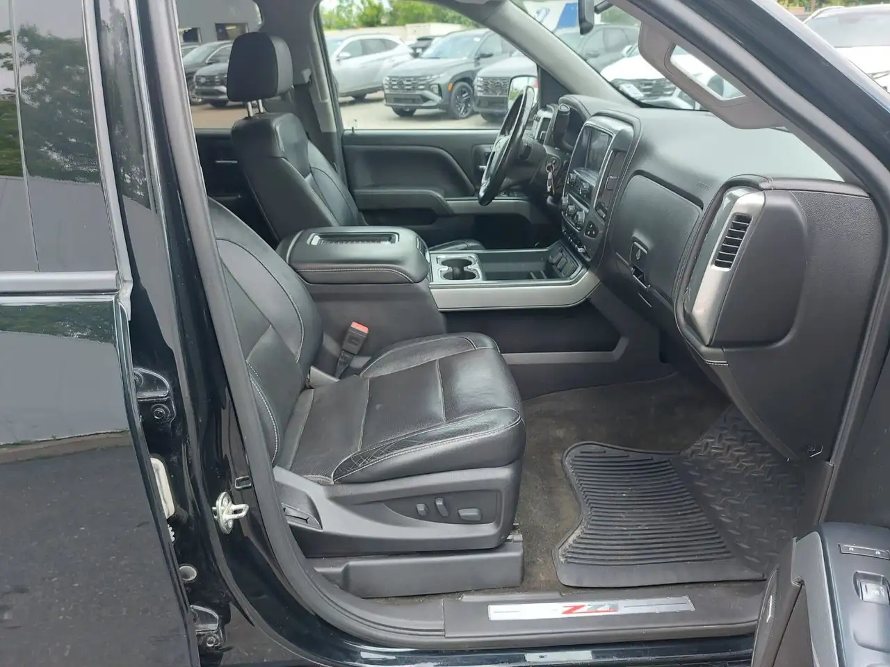 Chevrolet Silverado 1500 photo Chevrolet Silverado 1500